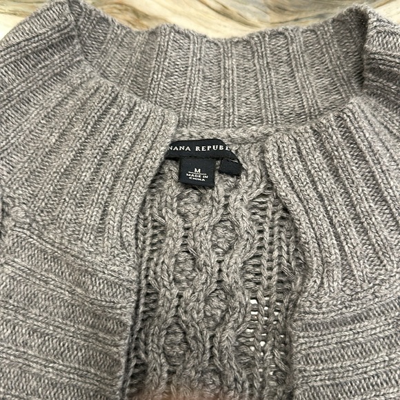 Banana Republic Womens Gray Cardigan size Medium - Picture 2 of 6